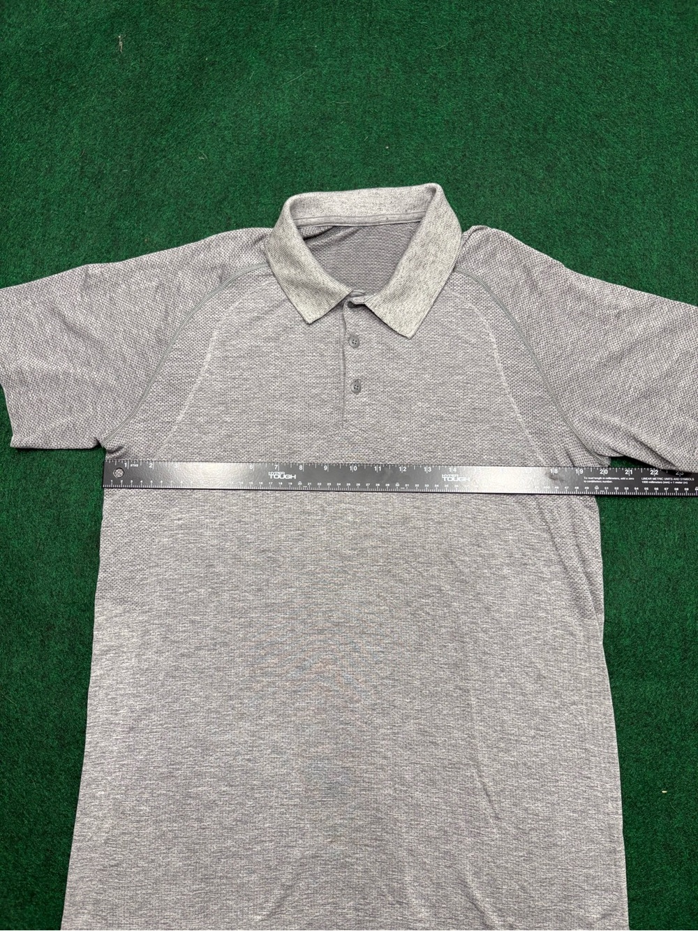 Men's Grey Lululemon Polo Shirt - Athletic Performance - Picture 2 of 4